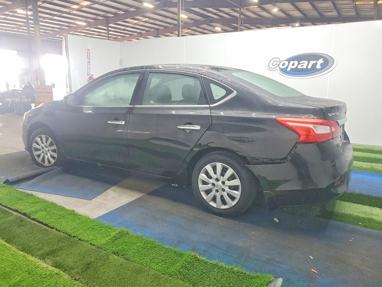 2019 Nissan Sentra S - zdjęcie 2