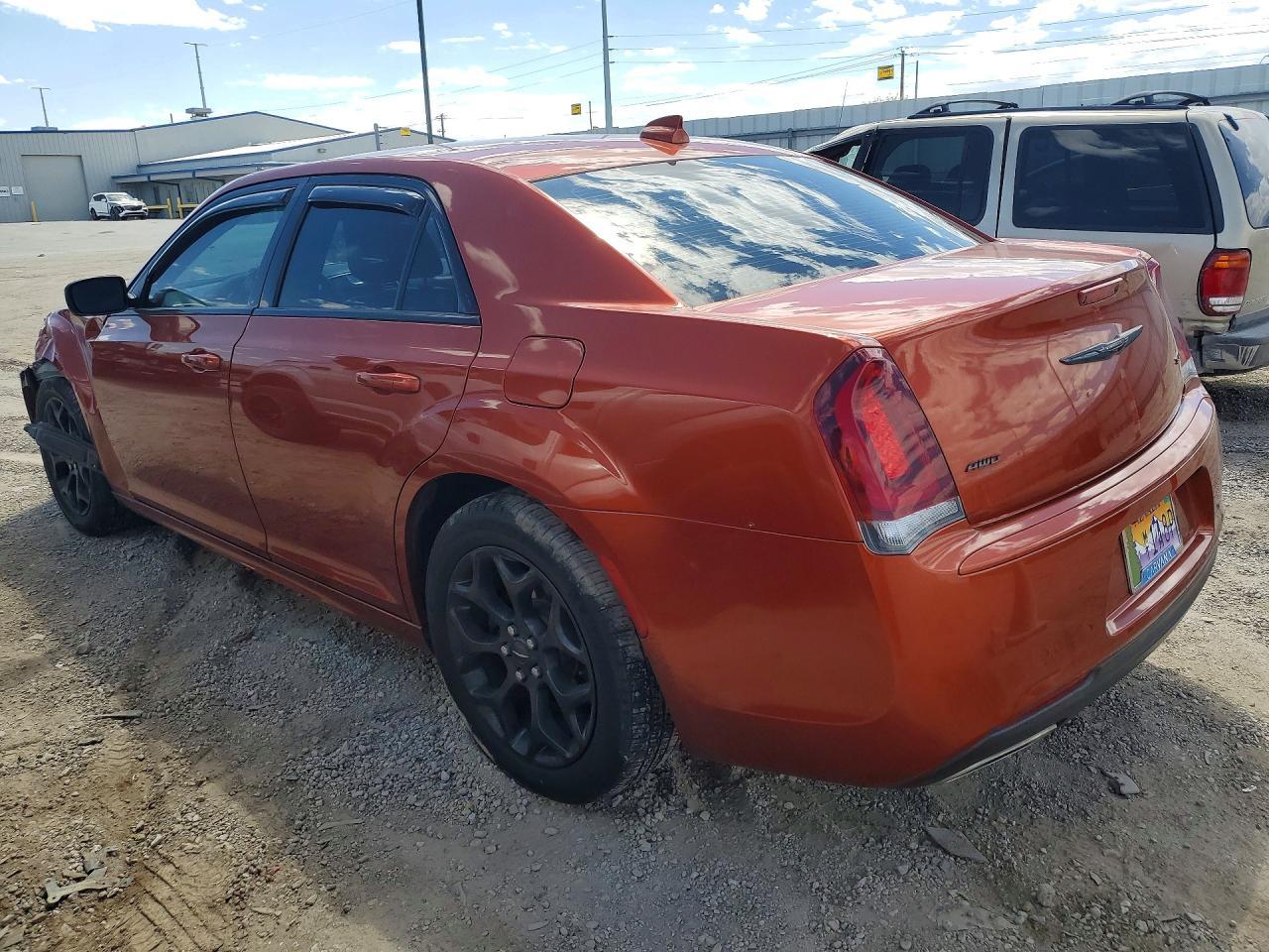 2020 Chrysler 300 Touring - zdjęcie 2