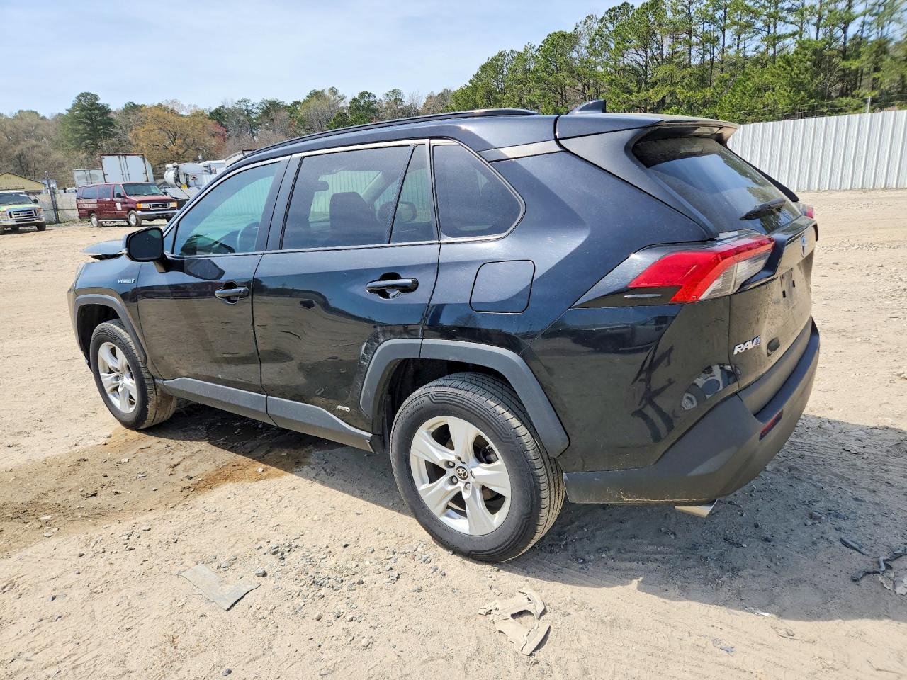 2021 Toyota Rav4 Hybrid Le - zdjęcie 2