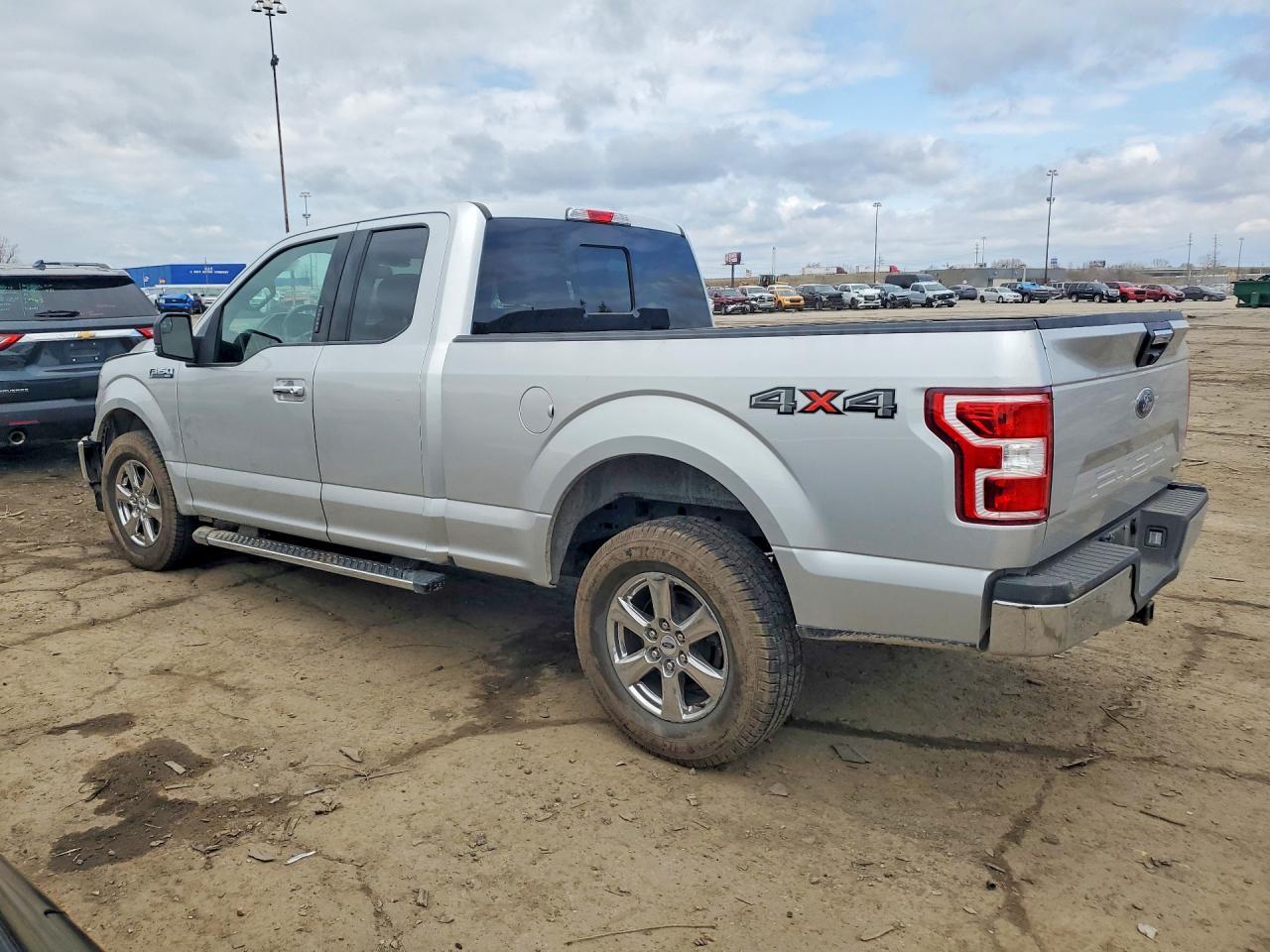 2019 Ford F150 Super Cab - zdjęcie 2