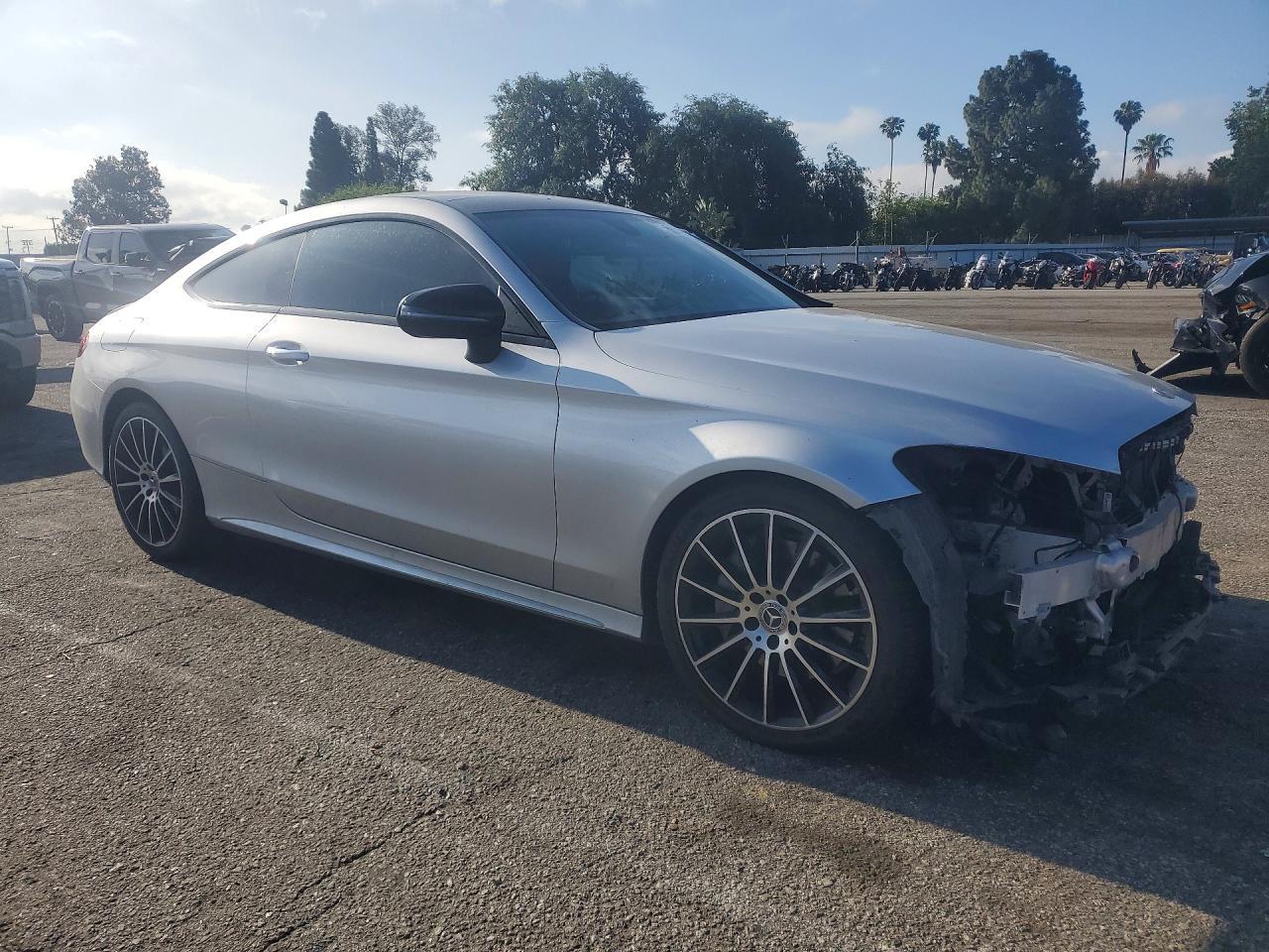 2019 Mercedes-Benz C 300 - zdjęcie 4