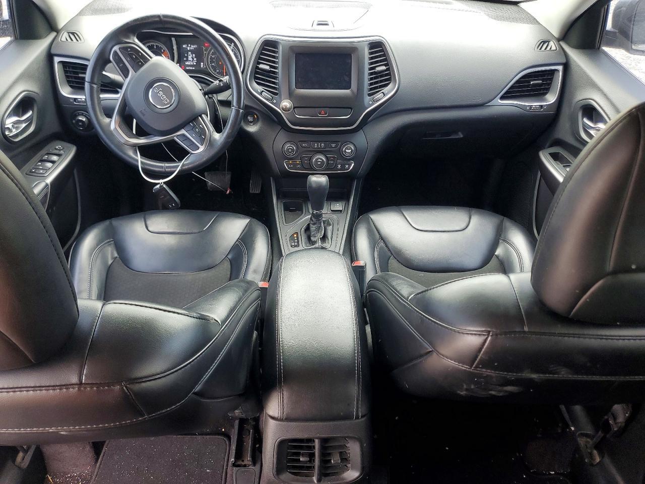 2019 Jeep Cherokee Latitude Plus - zdjęcie 8