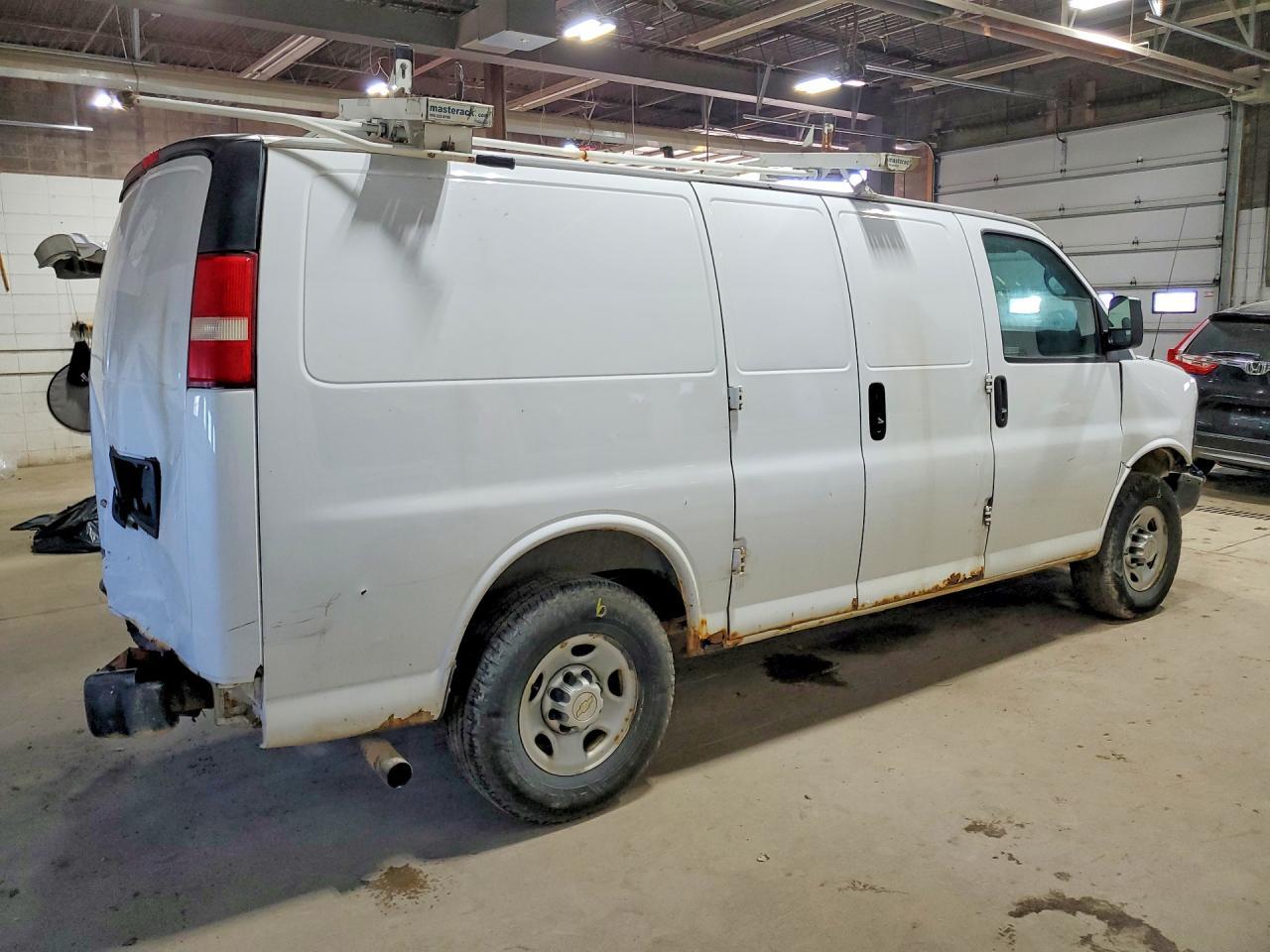 2013 Chevrolet Express G2500 - zdjęcie 3