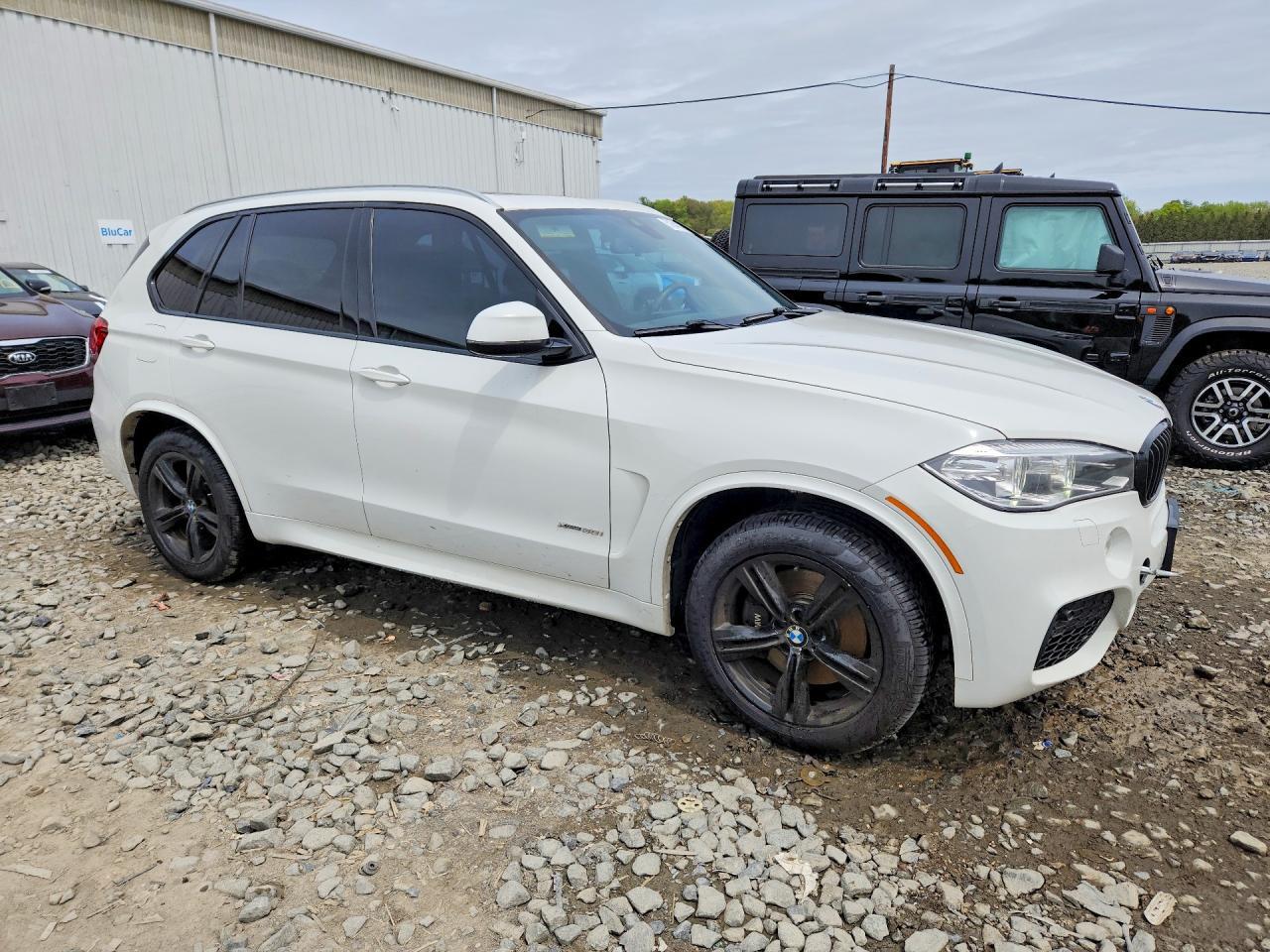 2017 BMW X5 xDrive50I - zdjęcie 4