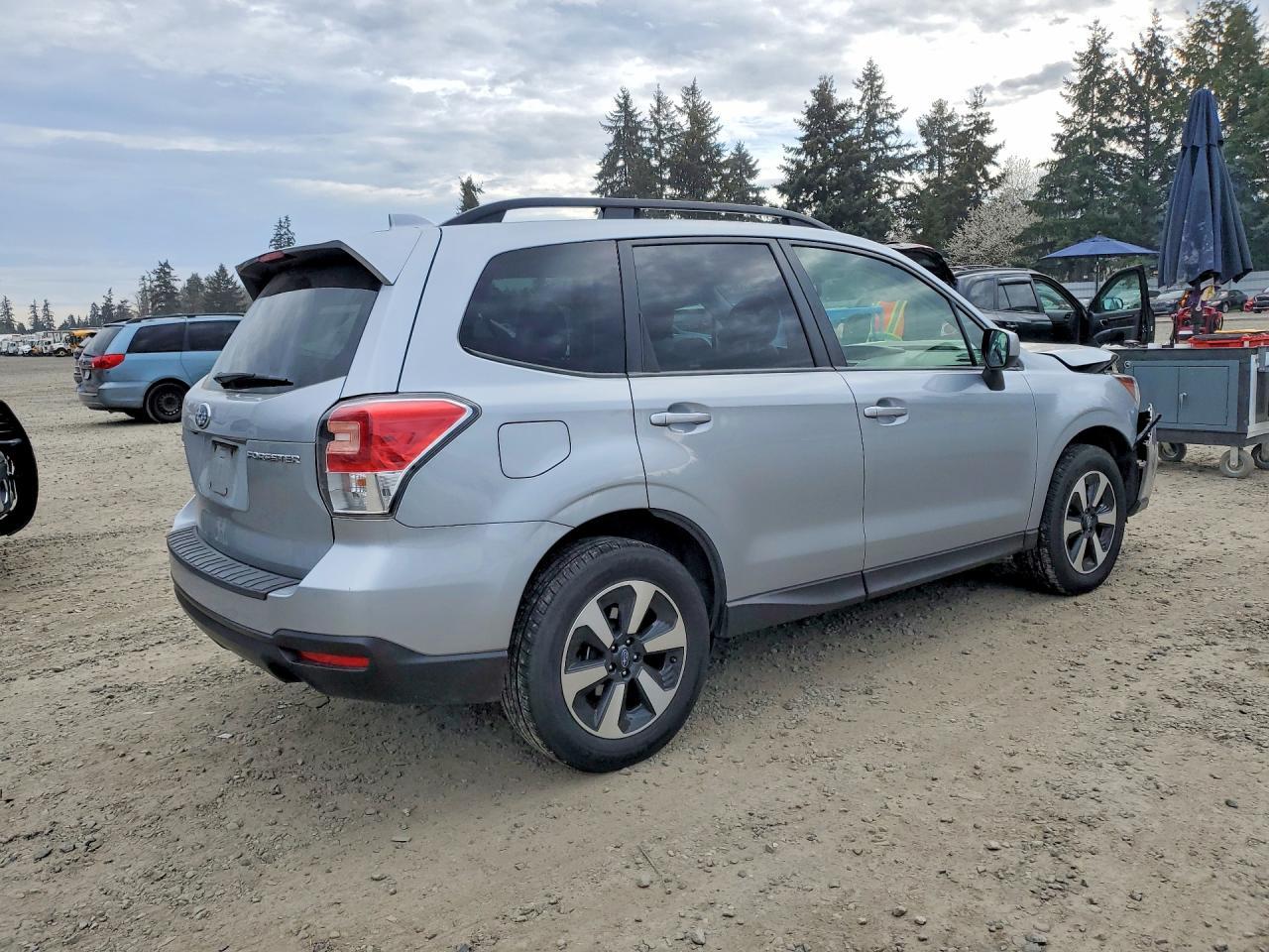 2018 Subaru Forester 2.5I Premium - zdjęcie 3