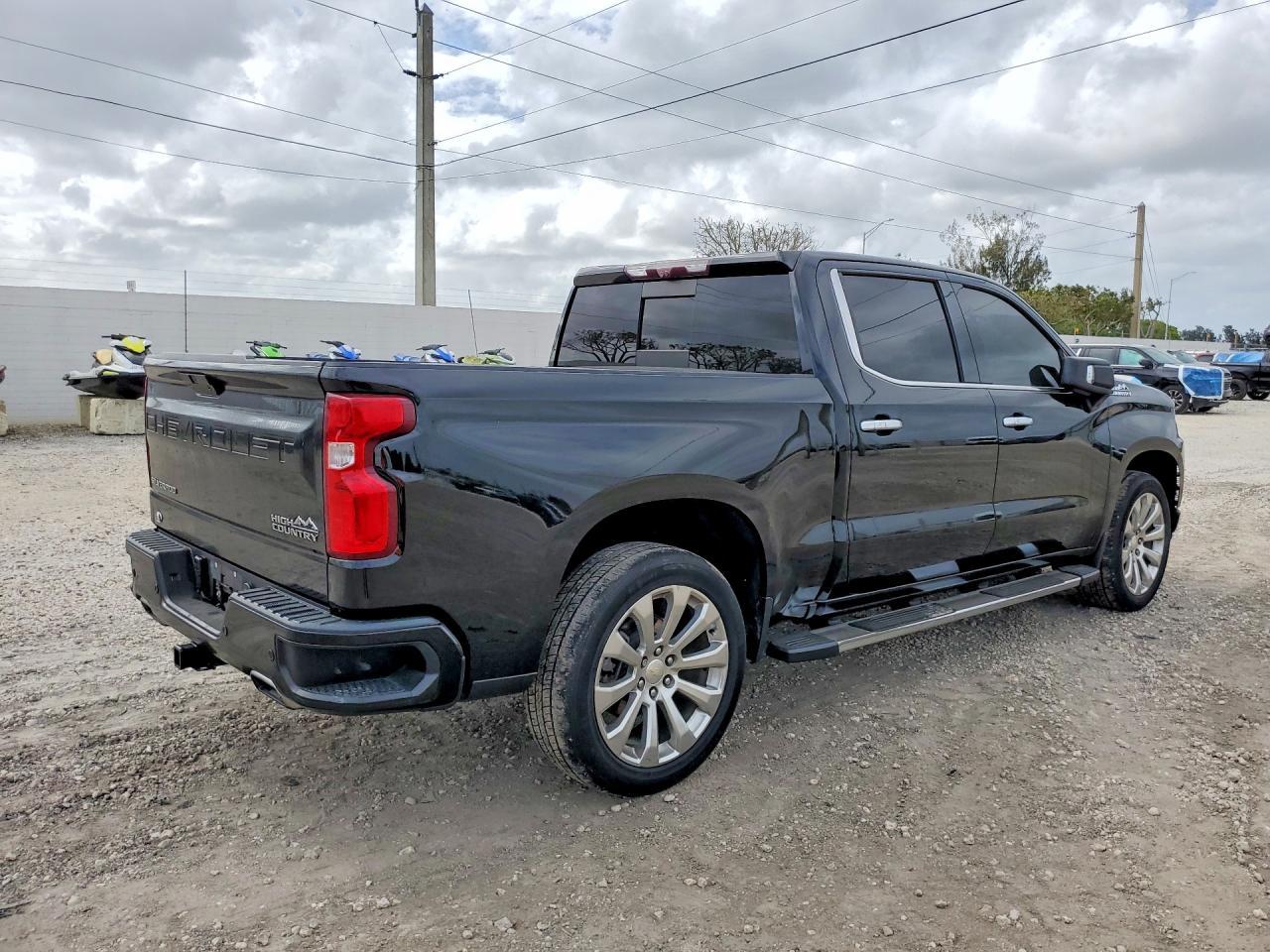 2021 Chevrolet Silverado C1500 High Country - zdjęcie 3