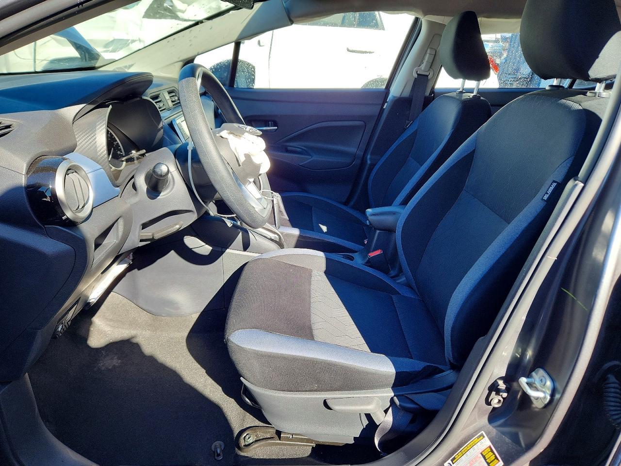 2025 Nissan Versa Sv - zdjęcie 7