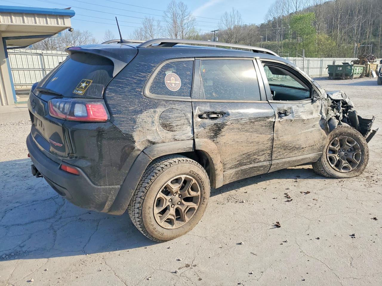 2020 Jeep Cherokee Trailhawk - zdjęcie 3