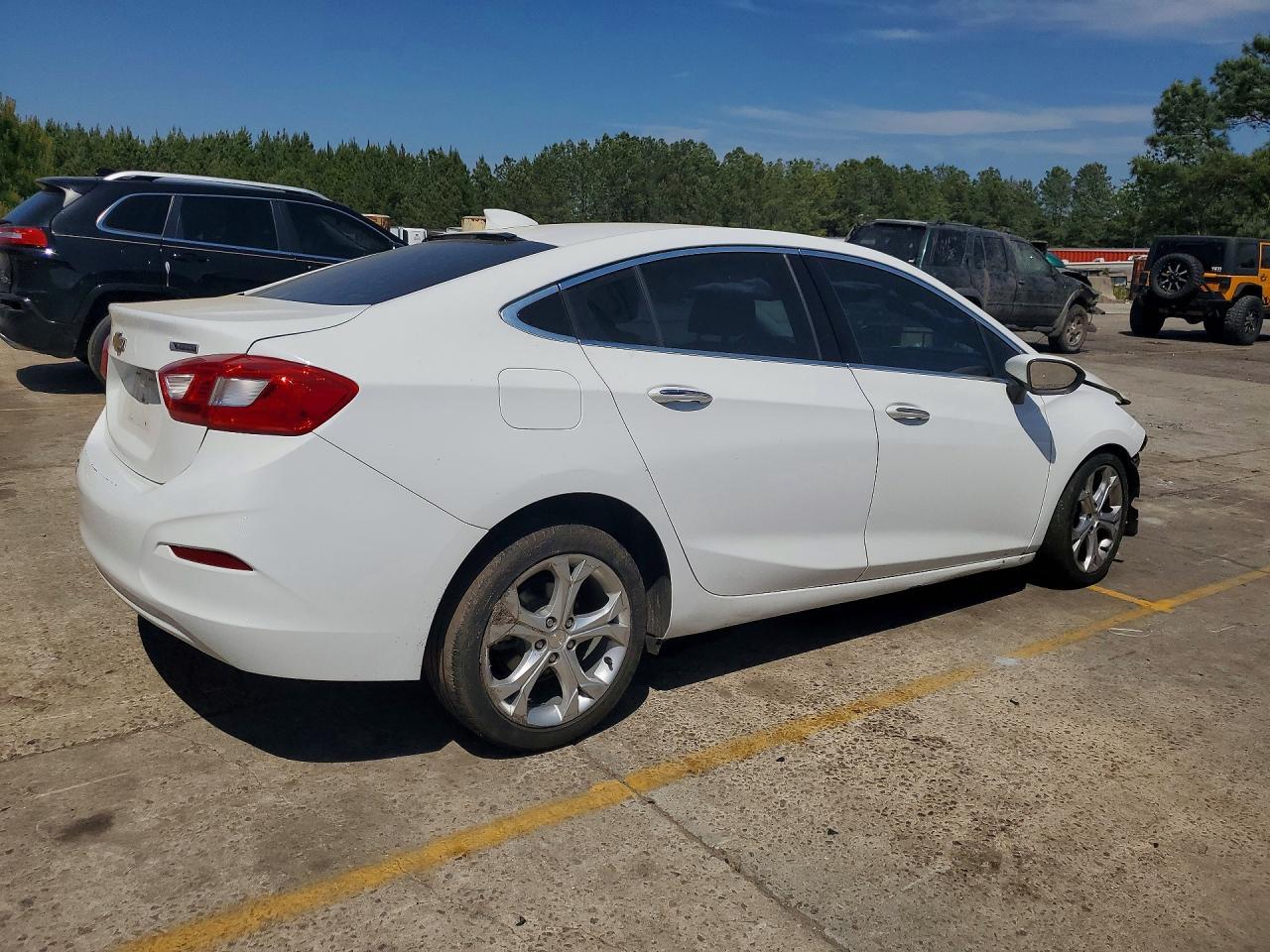 2017 Chevrolet Cruze Premier - zdjęcie 3