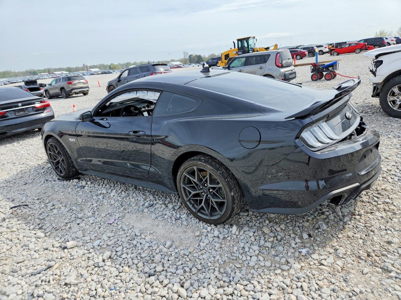 2020 Ford Mustang Gt - zdjęcie 2