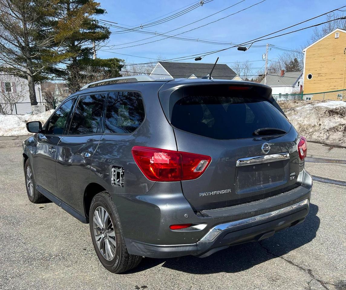 2017 Nissan Pathfinder Sv - zdjęcie 3