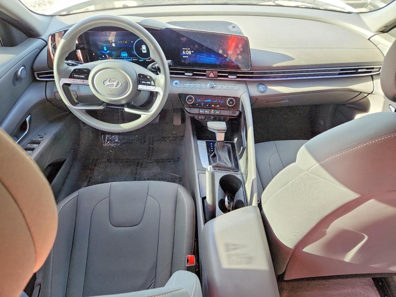 2024 Hyundai Elantra Sel - zdjęcie 8