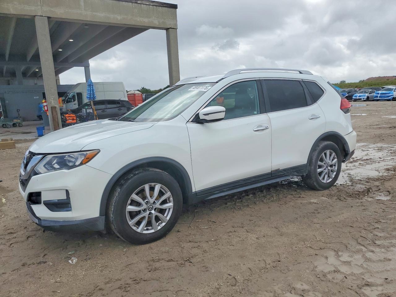 2017 Nissan Rogue Sv - zdjęcie główne