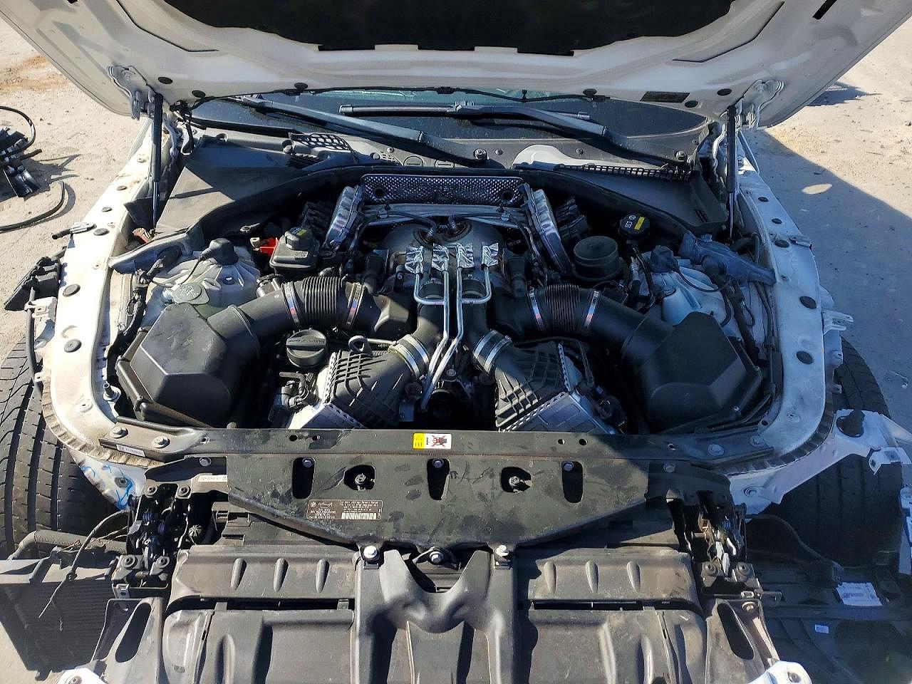 2015 BMW M6 - zdjęcie 11