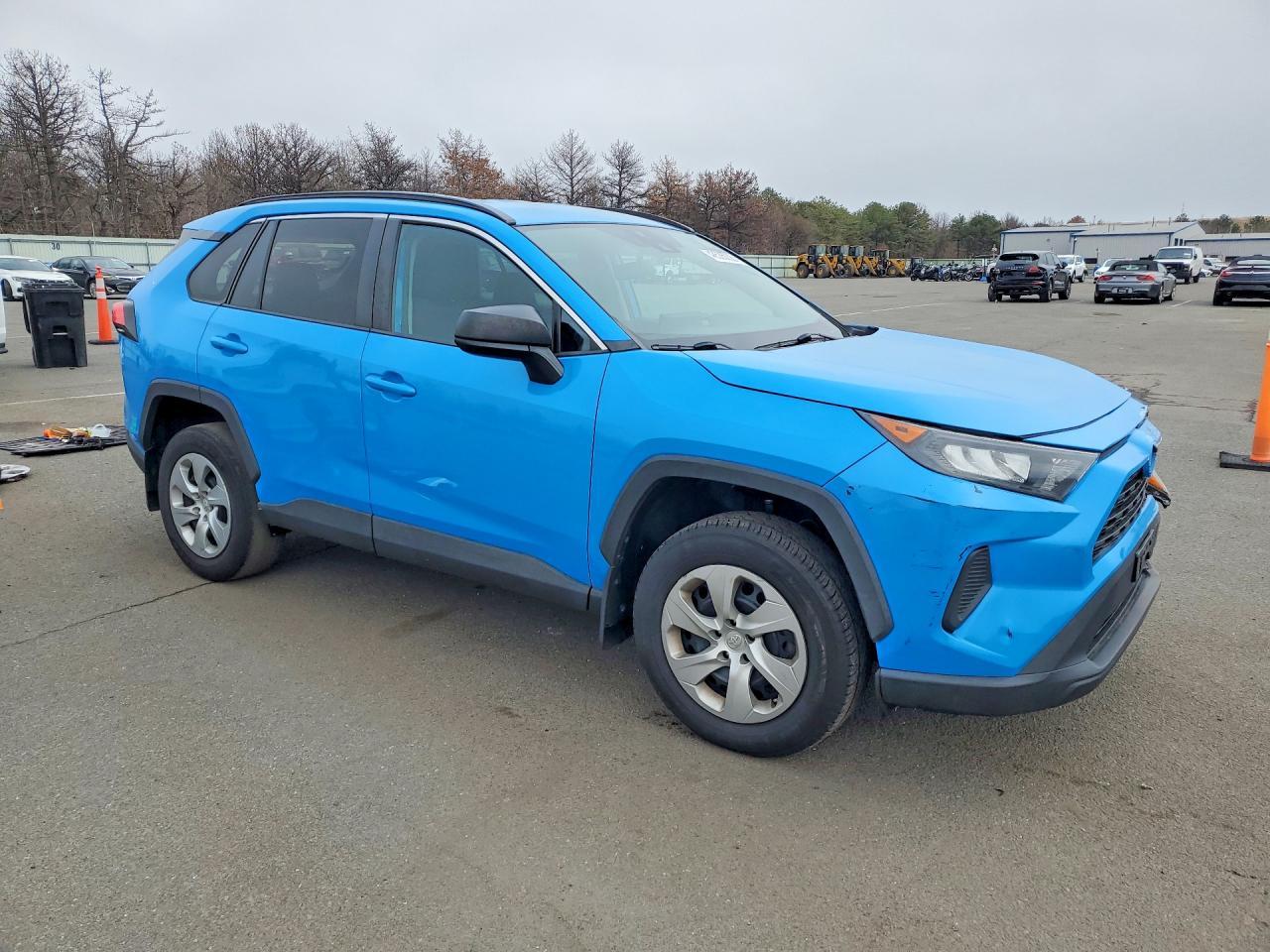 2020 Toyota Rav4 Le - zdjęcie 4
