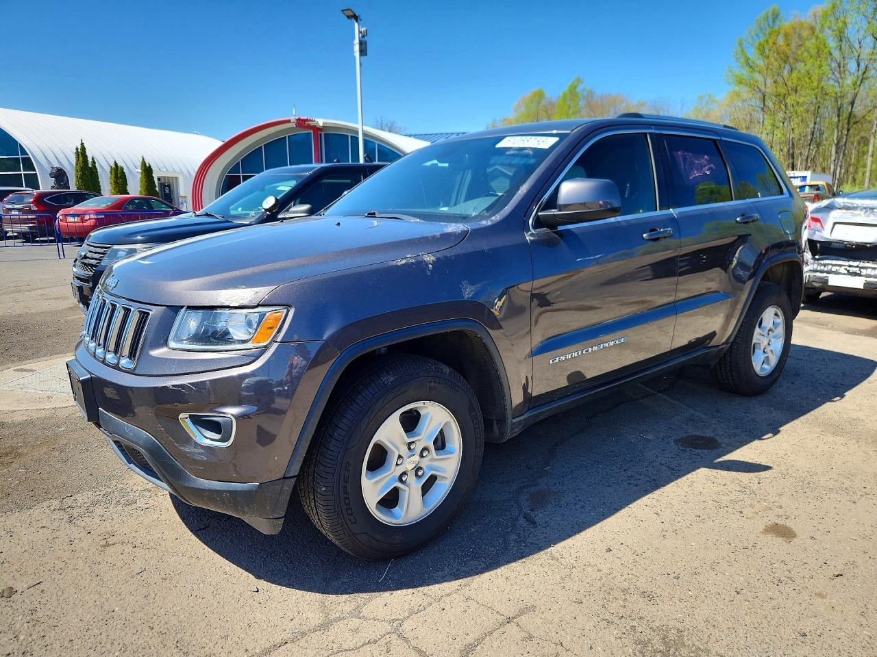 2016 Jeep Grand Cherokee Laredo - zdjęcie główne