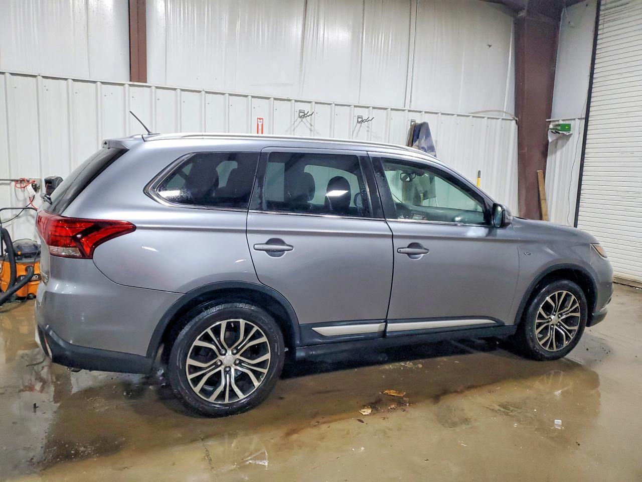 2016 Mitsubishi Outlander Gt - zdjęcie 3