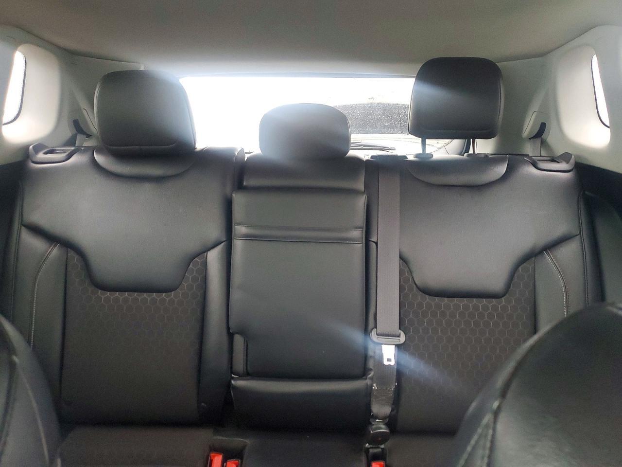 2017 Jeep Compass Latitude - zdjęcie 10
