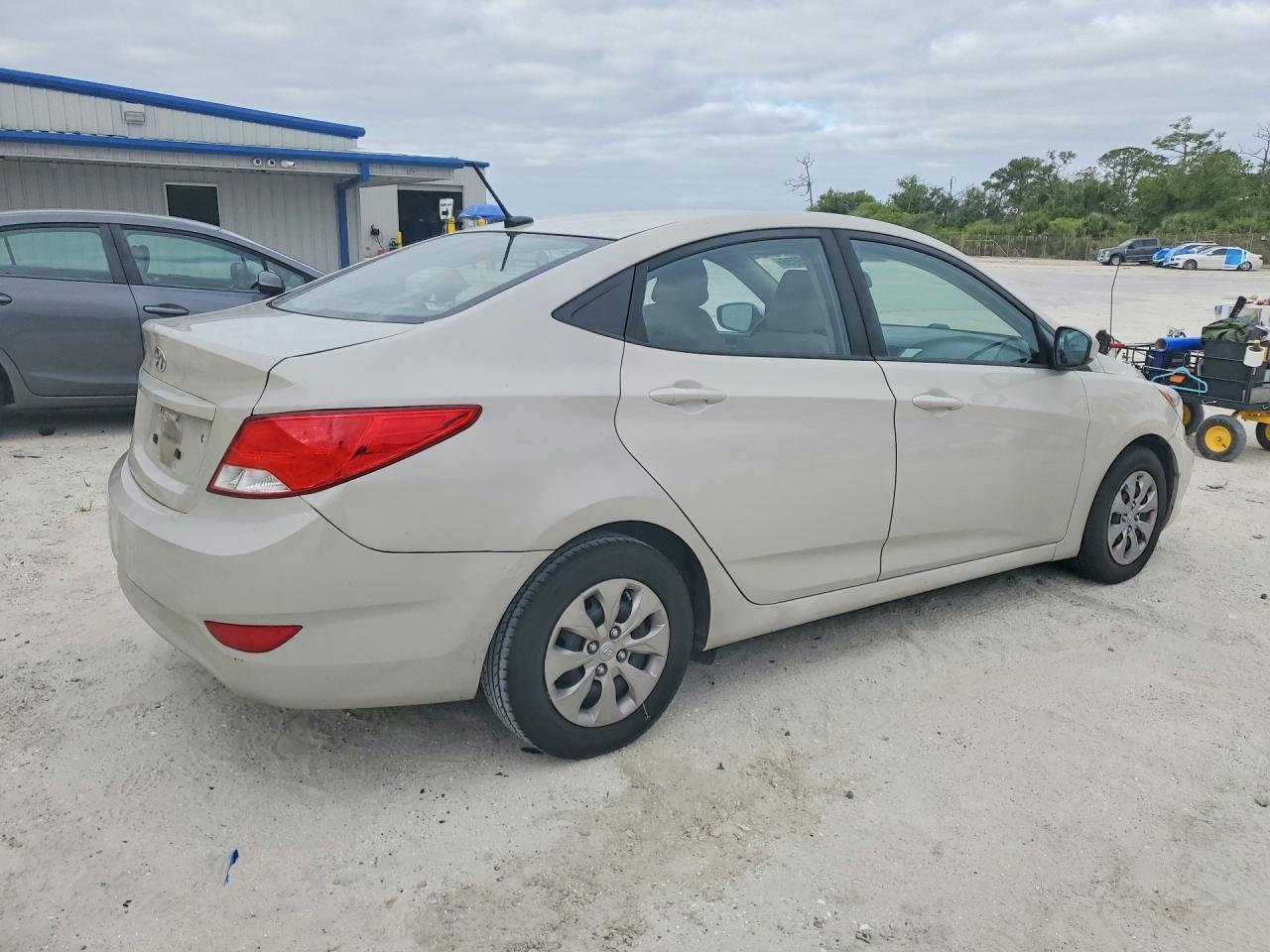 2017 Hyundai Accent Se - zdjęcie 3