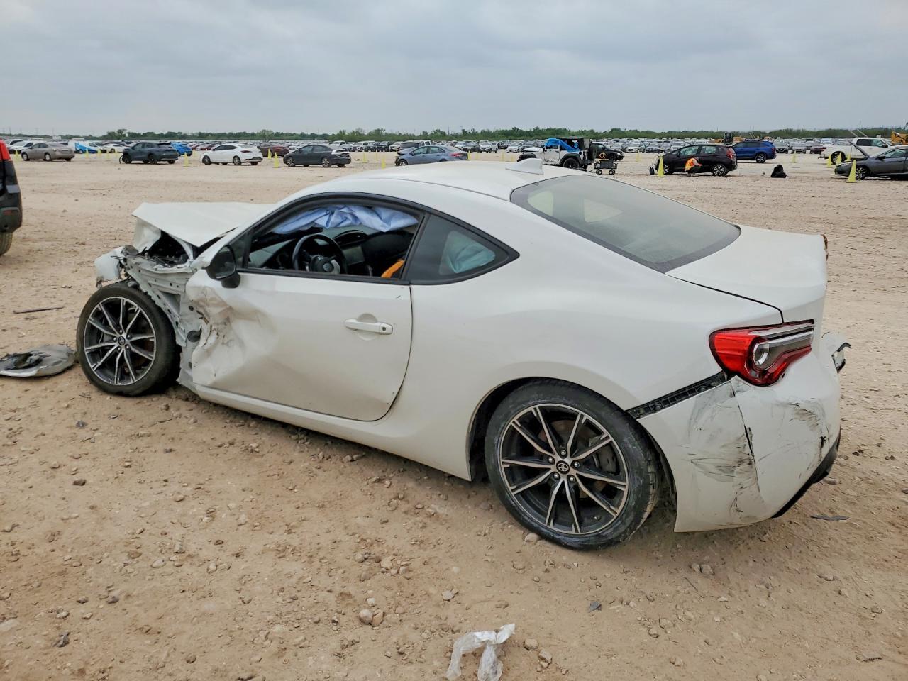 2019 Toyota 86 Base - zdjęcie 2