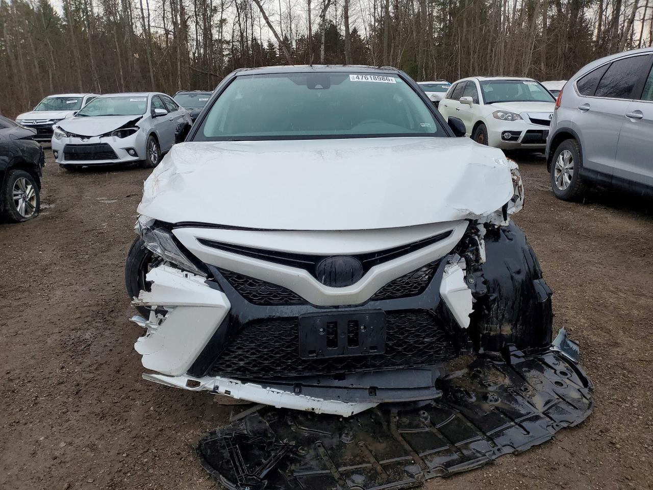2020 Toyota Camry Xse - zdjęcie 5
