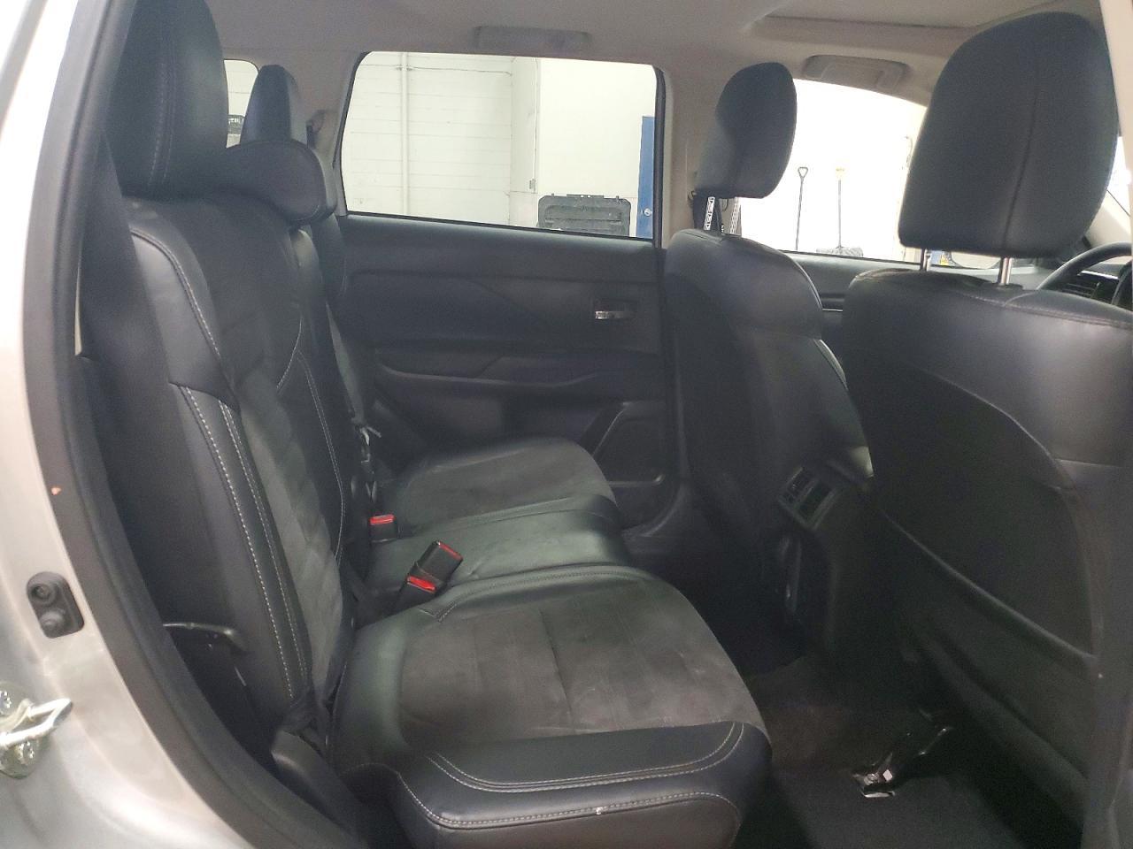 2020 Mitsubishi Outlander Se - zdjęcie 11