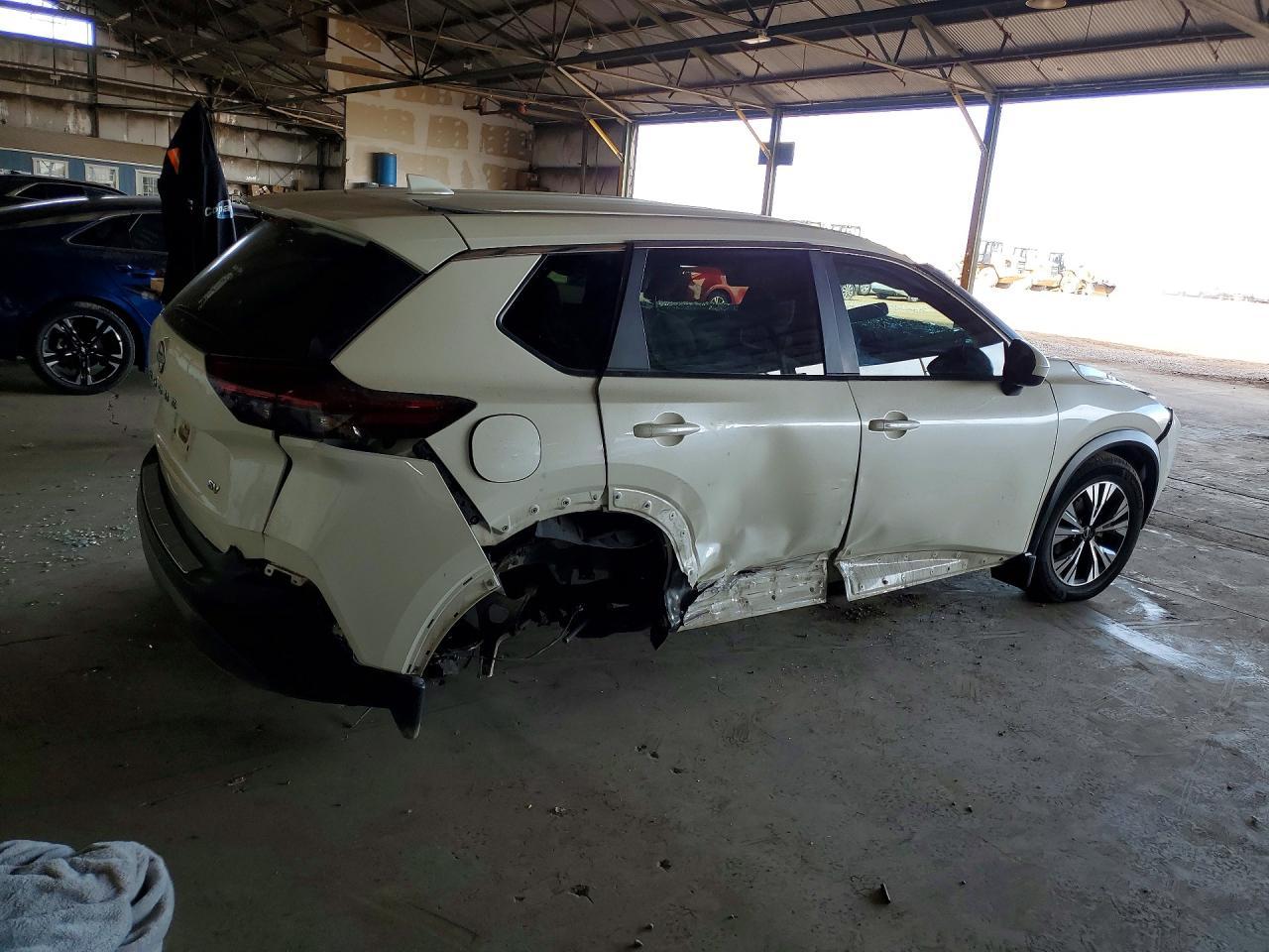 2023 Nissan Rogue Sv - zdjęcie 3