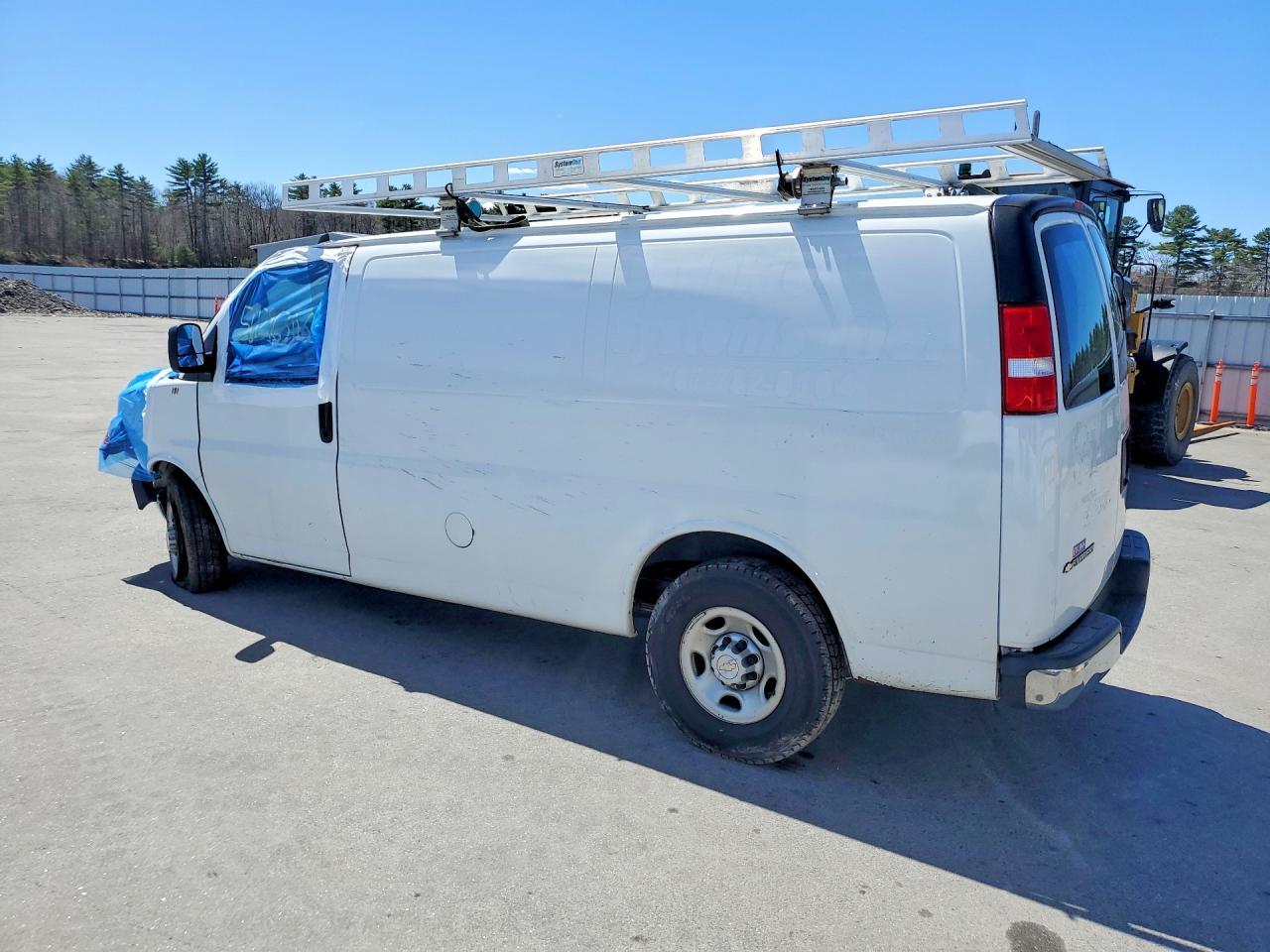 2021 Chevrolet Express G2500 - zdjęcie 2