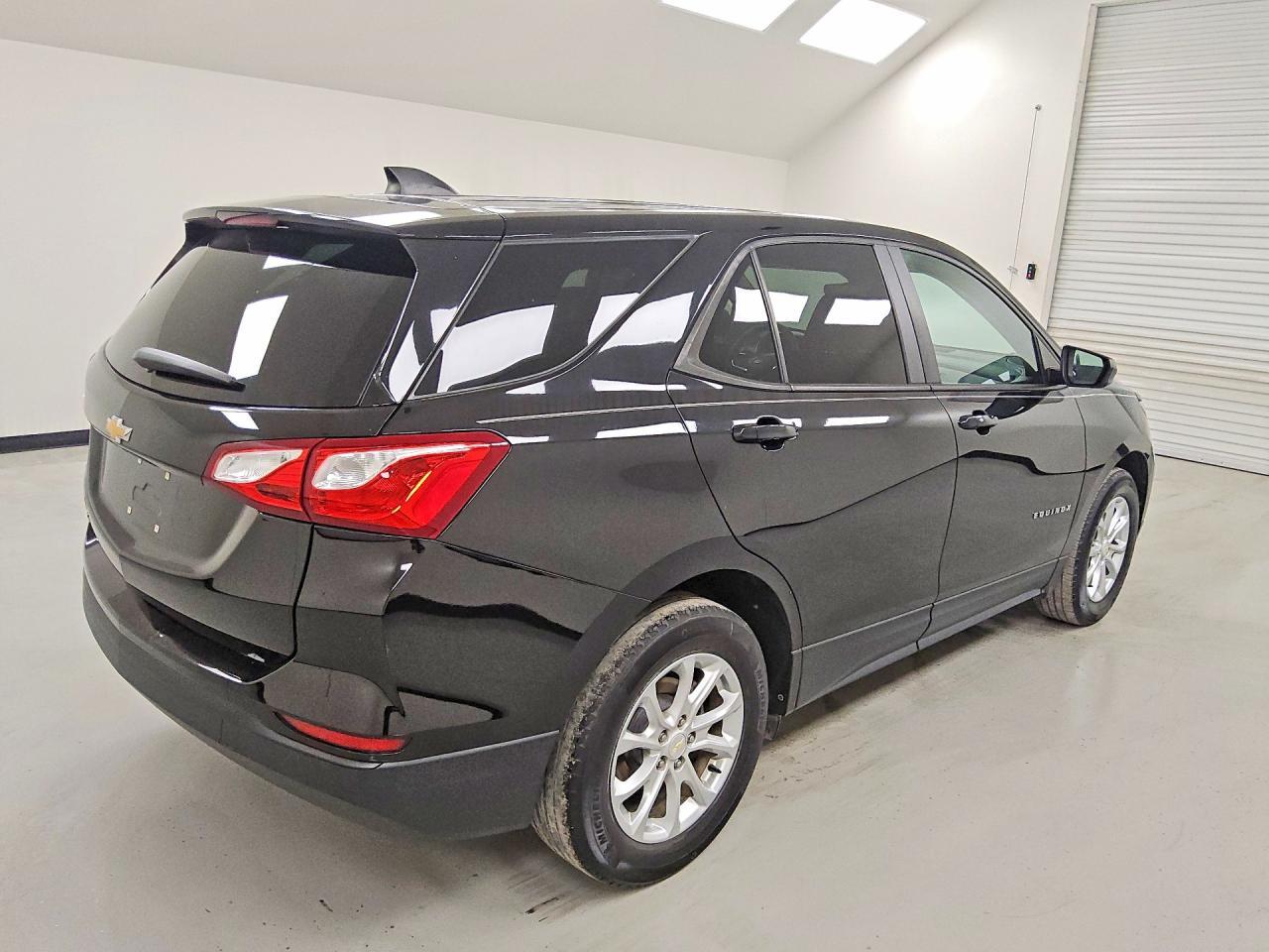 2020 Chevrolet Equinox Ls - zdjęcie 3