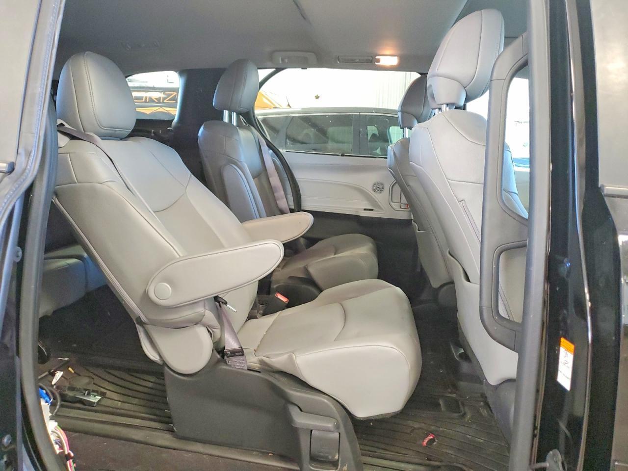 2025 Toyota Sienna Xle 7-Passenger - zdjęcie 11