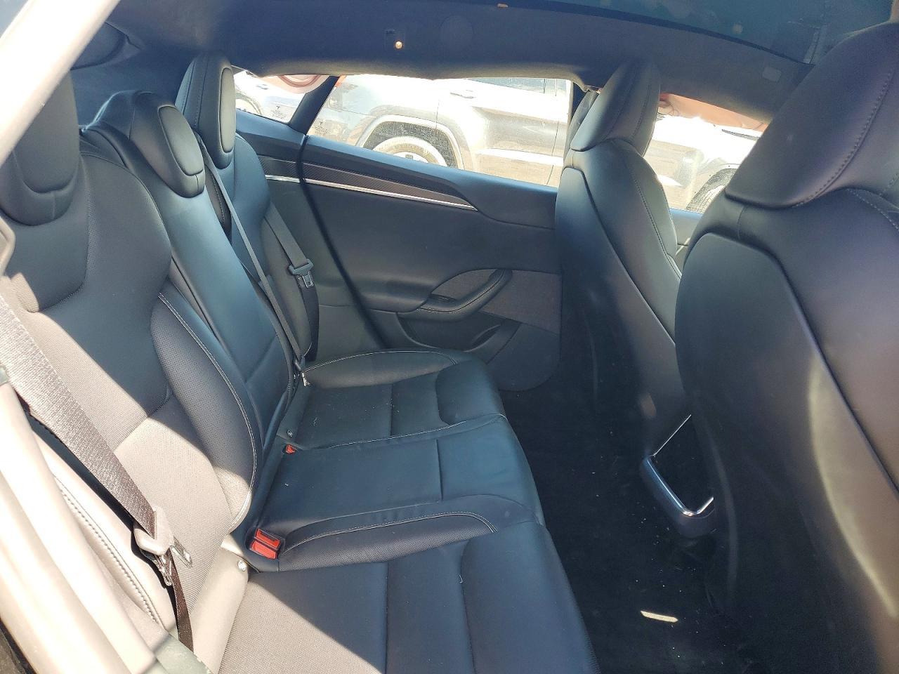 2021 Tesla Model S - zdjęcie 10
