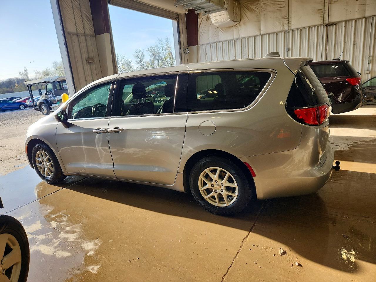 2017 Chrysler Pacifica Touring - zdjęcie 2