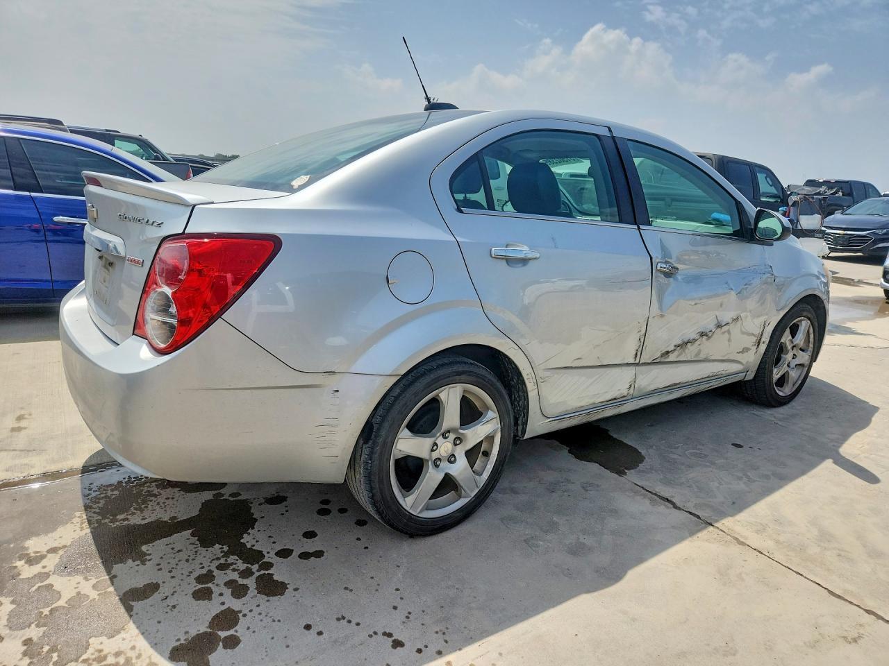 2015 Chevrolet Sonic Ltz - zdjęcie 3