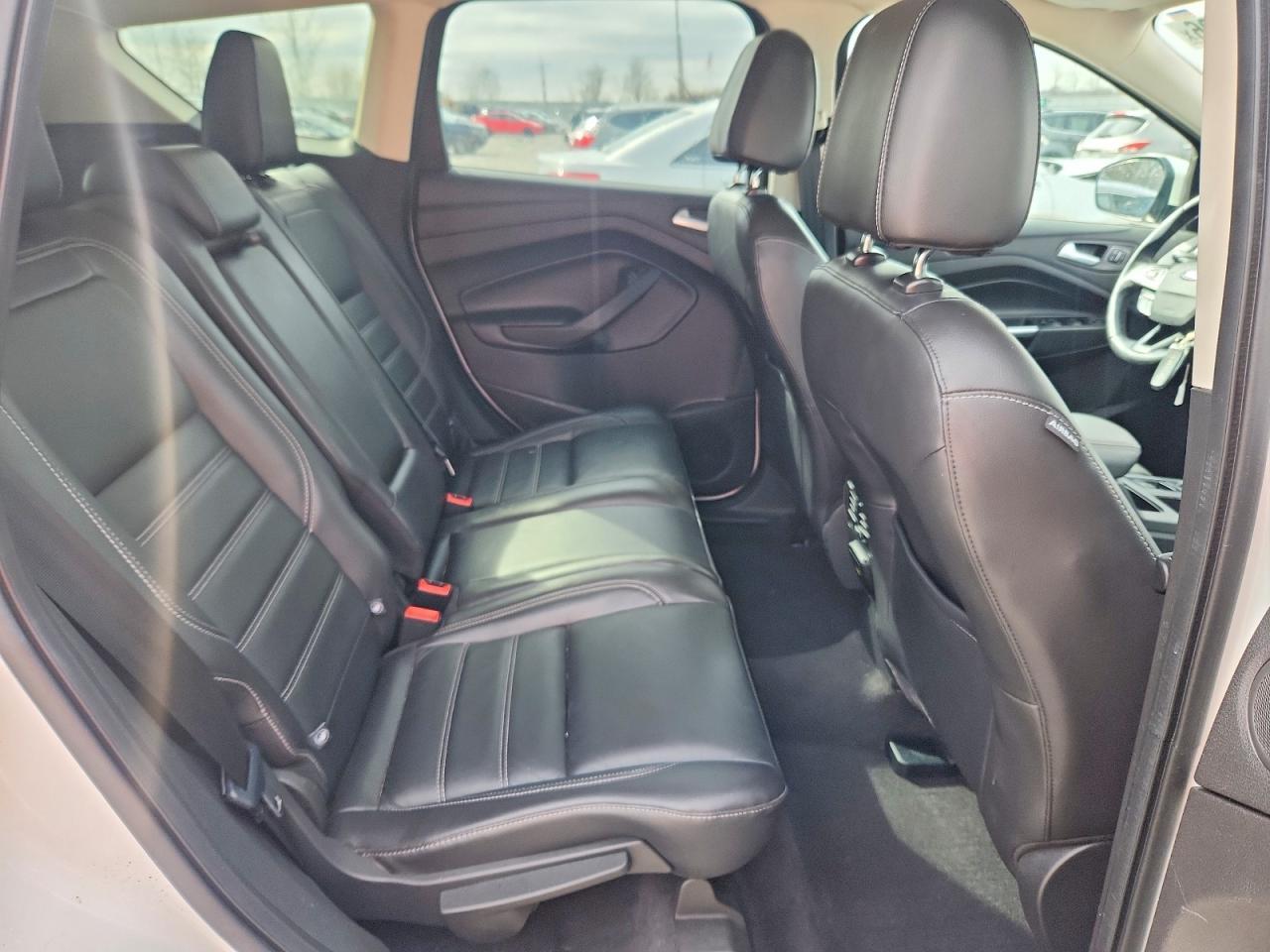 2017 Ford Escape Titanium - zdjęcie 11