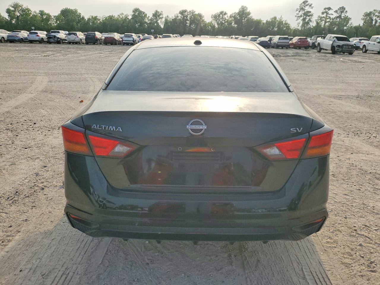 2023 Nissan Altima Sv - zdjęcie 6