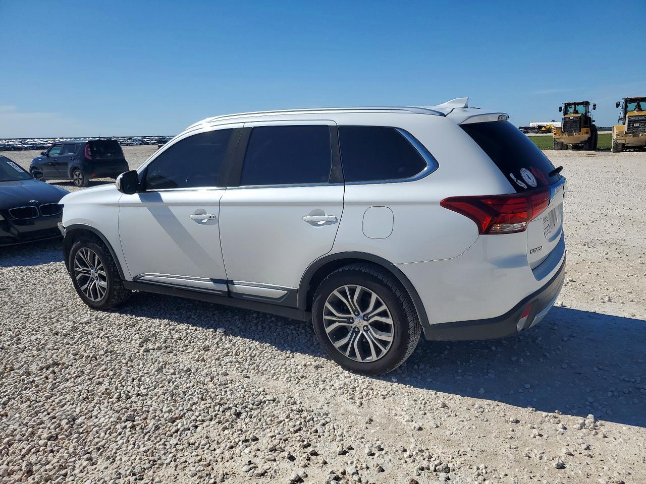 2017 Mitsubishi Outlander Se - zdjęcie 2