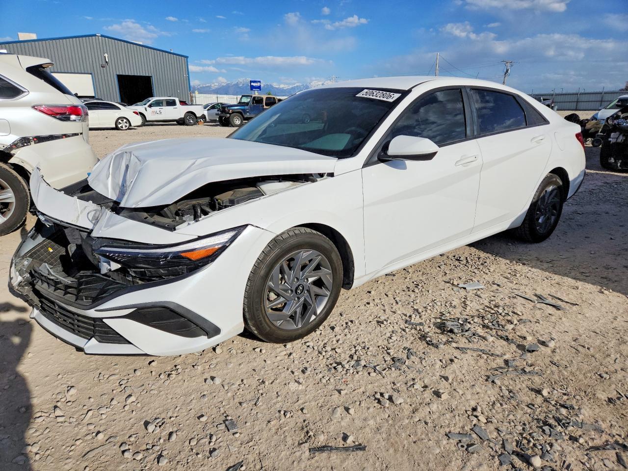 2024 Hyundai Elantra Sel - zdjęcie główne