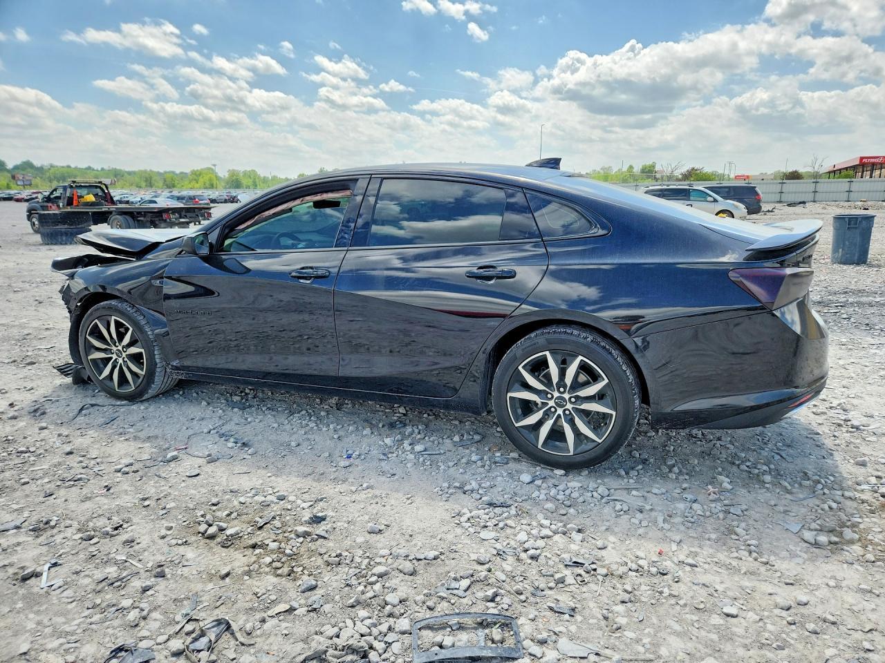 2022 Chevrolet Malibu Rs - zdjęcie 2