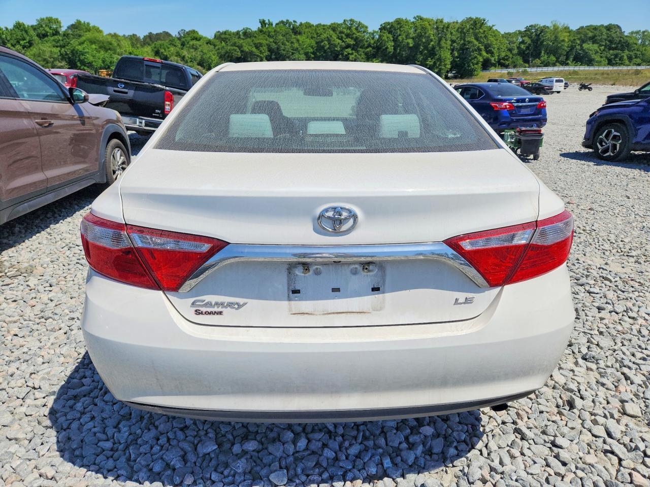 2017 Toyota Camry Le - zdjęcie 6
