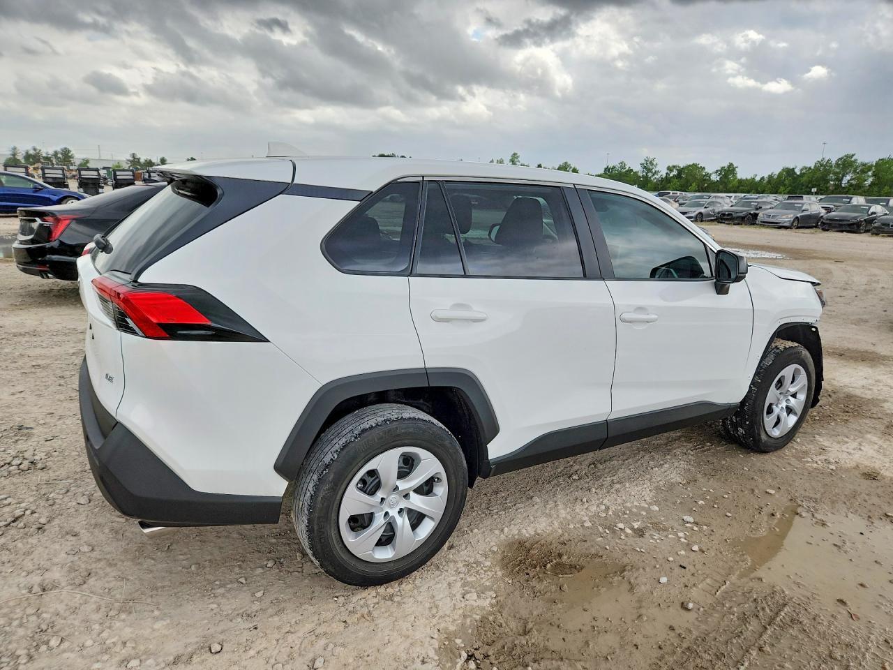 2025 Toyota Rav4 Le - zdjęcie 3