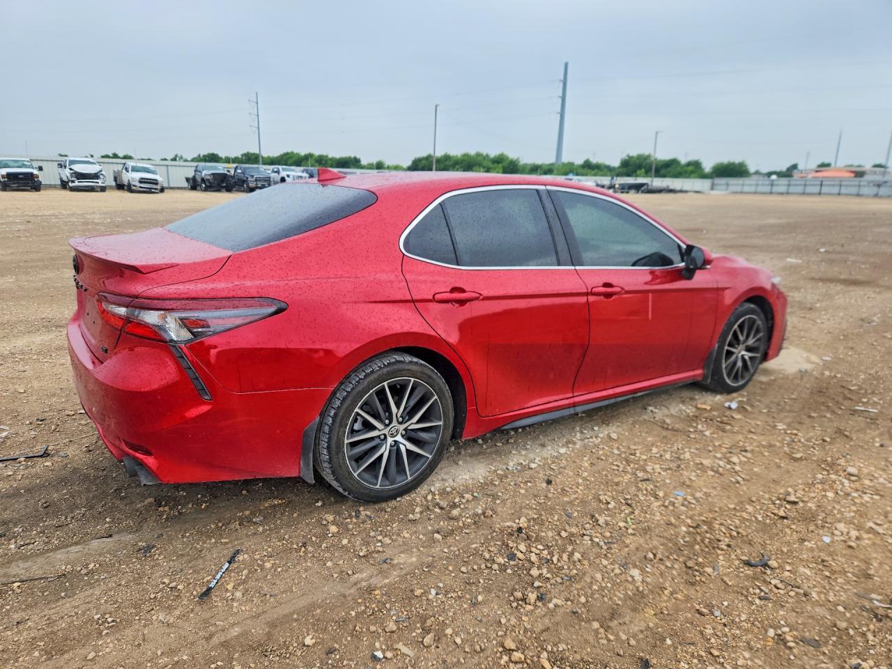 2022 Toyota Camry - zdjęcie 3