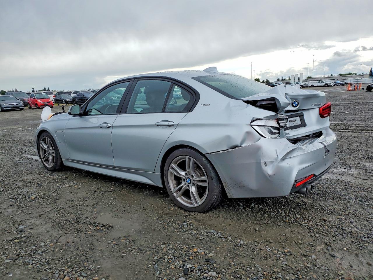 BMW Seria 3 - zdjęcie 2