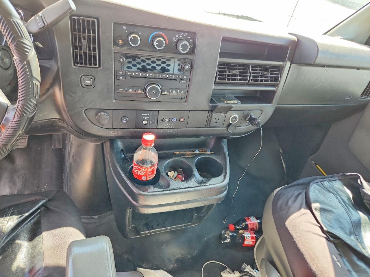 2020 Chevrolet Express G2500 - zdjęcie 8