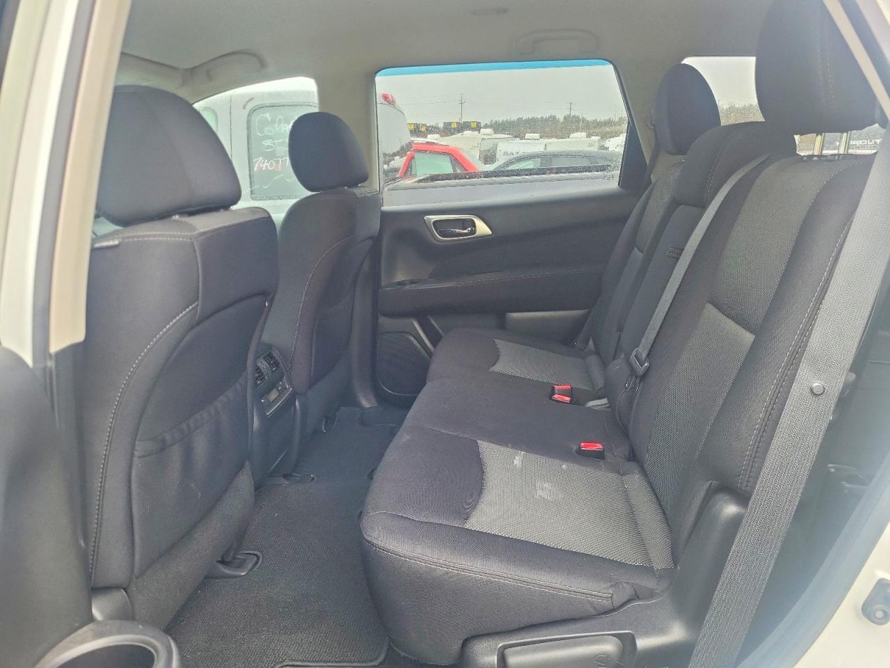 2017 Nissan Pathfinder S - zdjęcie 11