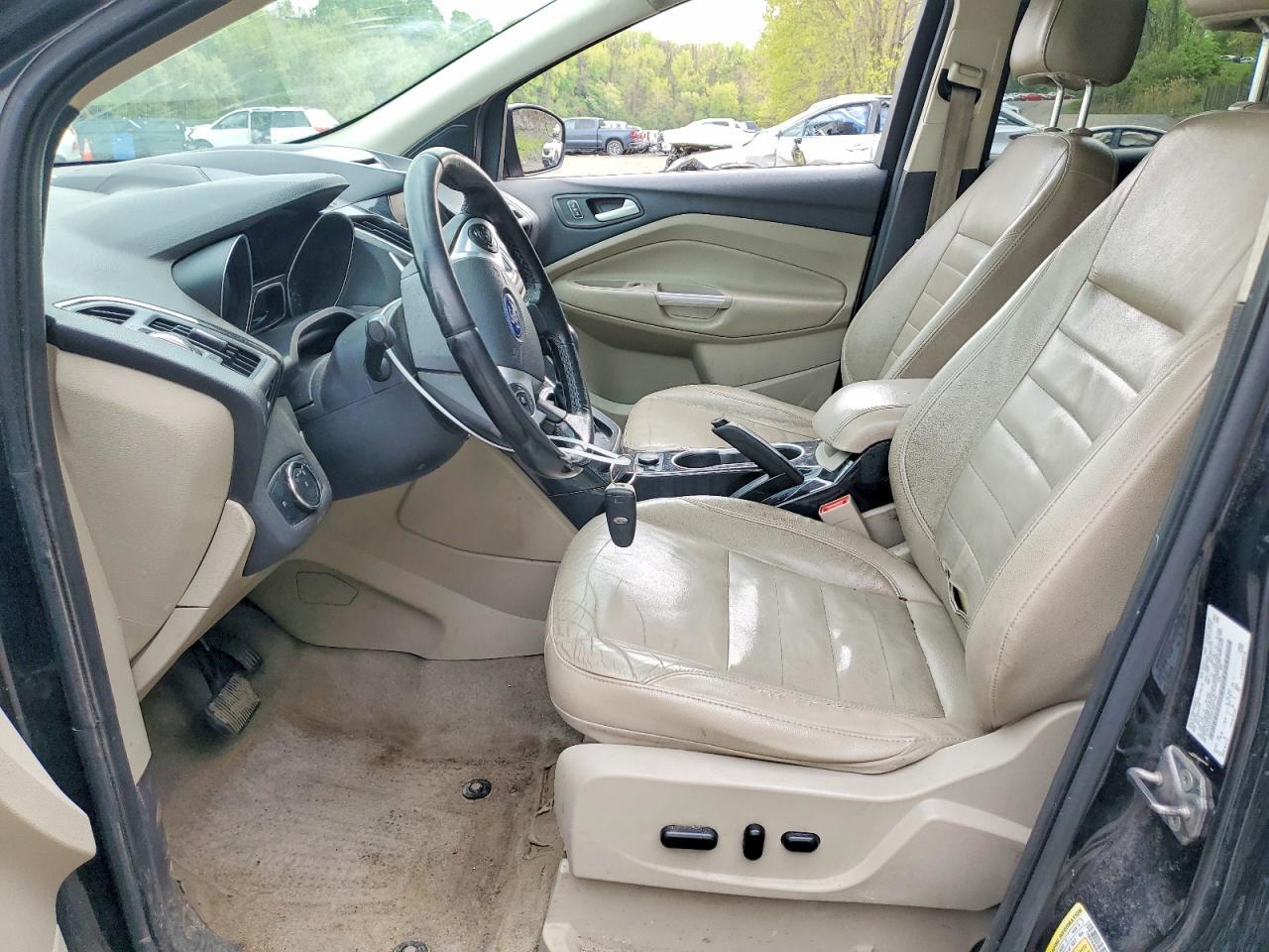2014 Ford Escape Titanium - zdjęcie 7