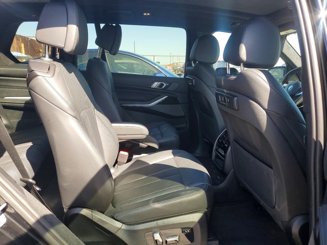 2020 BMW X7 xDrive40I - zdjęcie 11