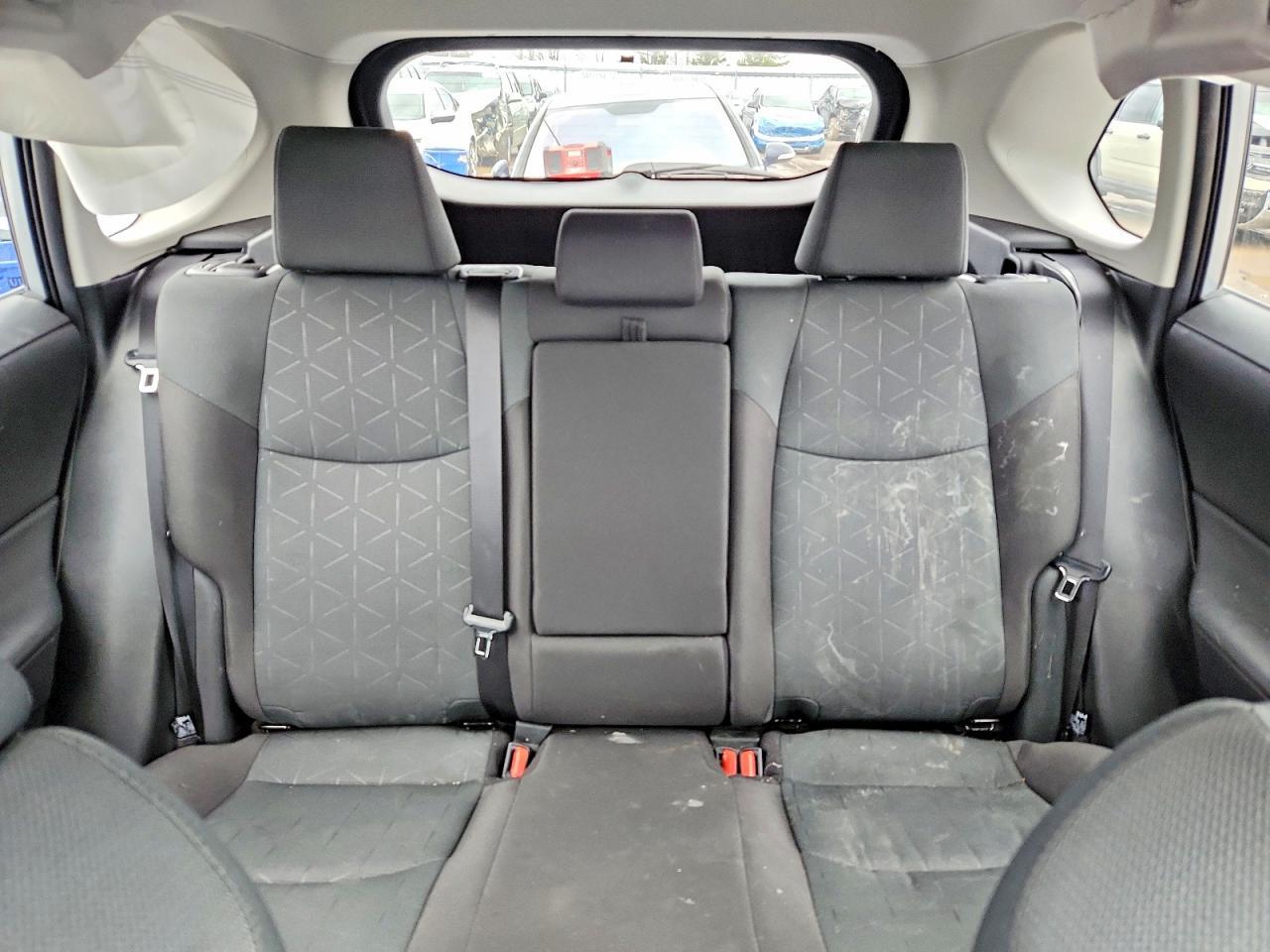 2024 Toyota Rav4 Hybrid Xle - zdjęcie 10