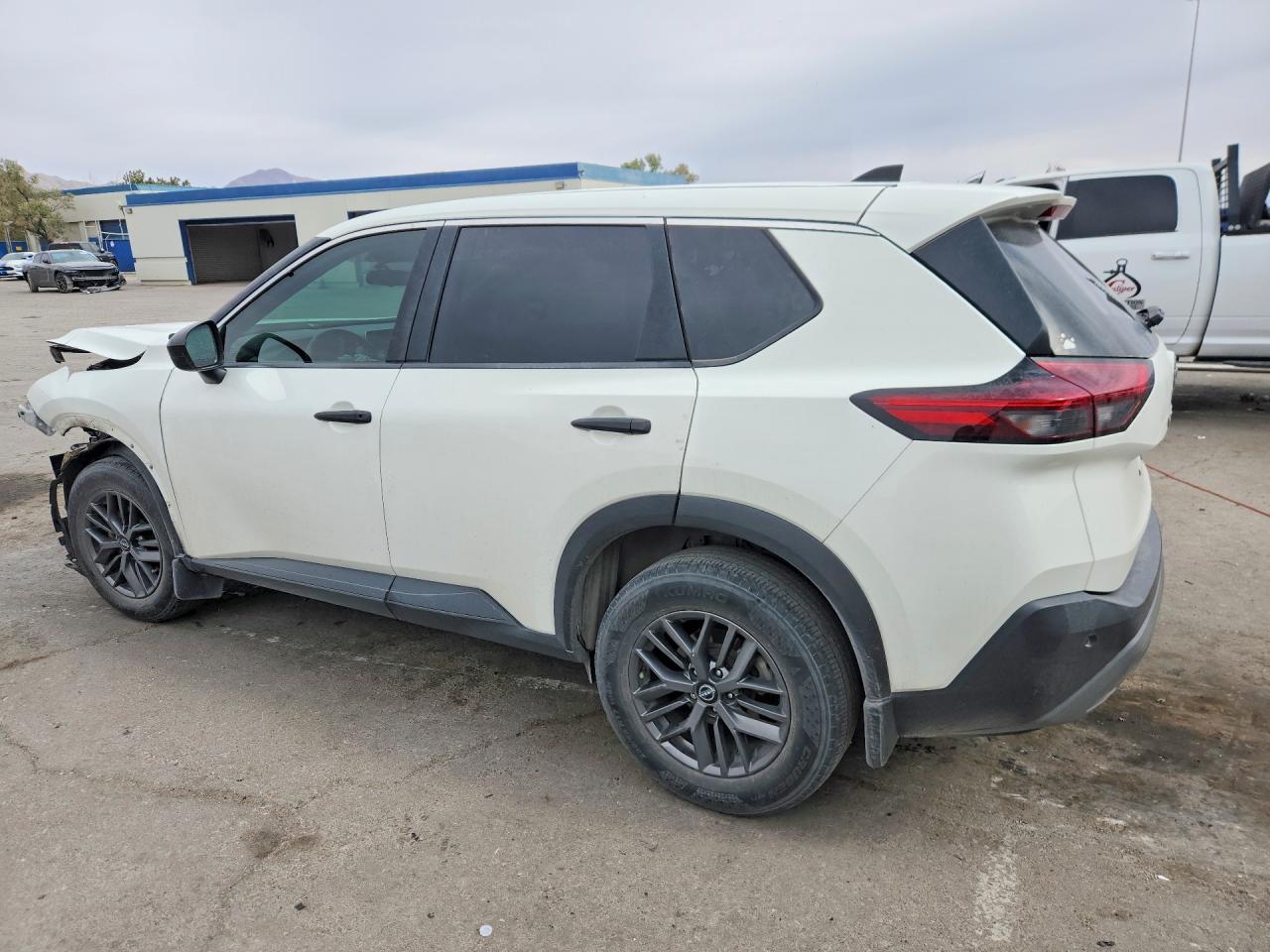 2023 Nissan Rogue S - zdjęcie 2