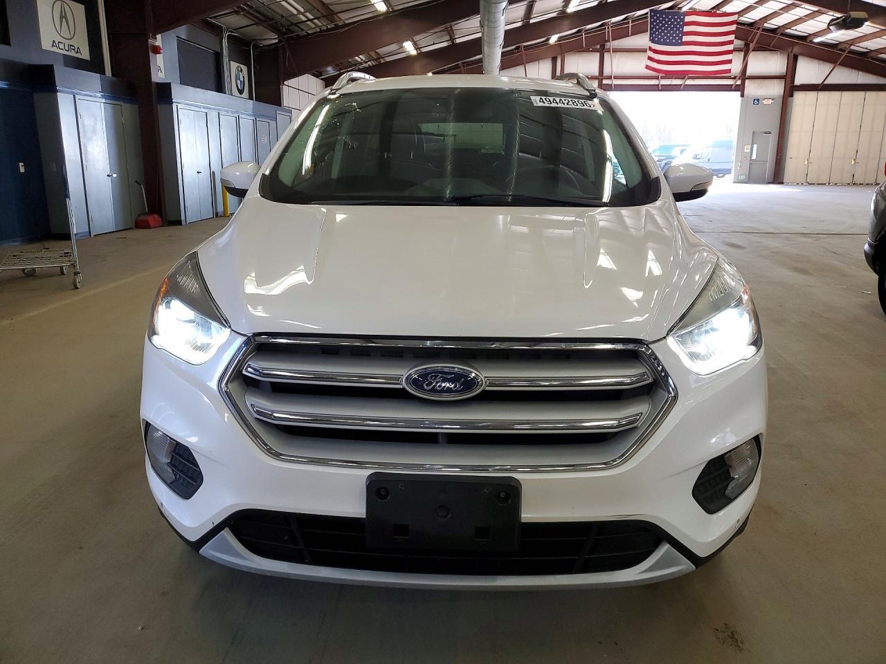 2019 Ford Escape Titanium - zdjęcie 5