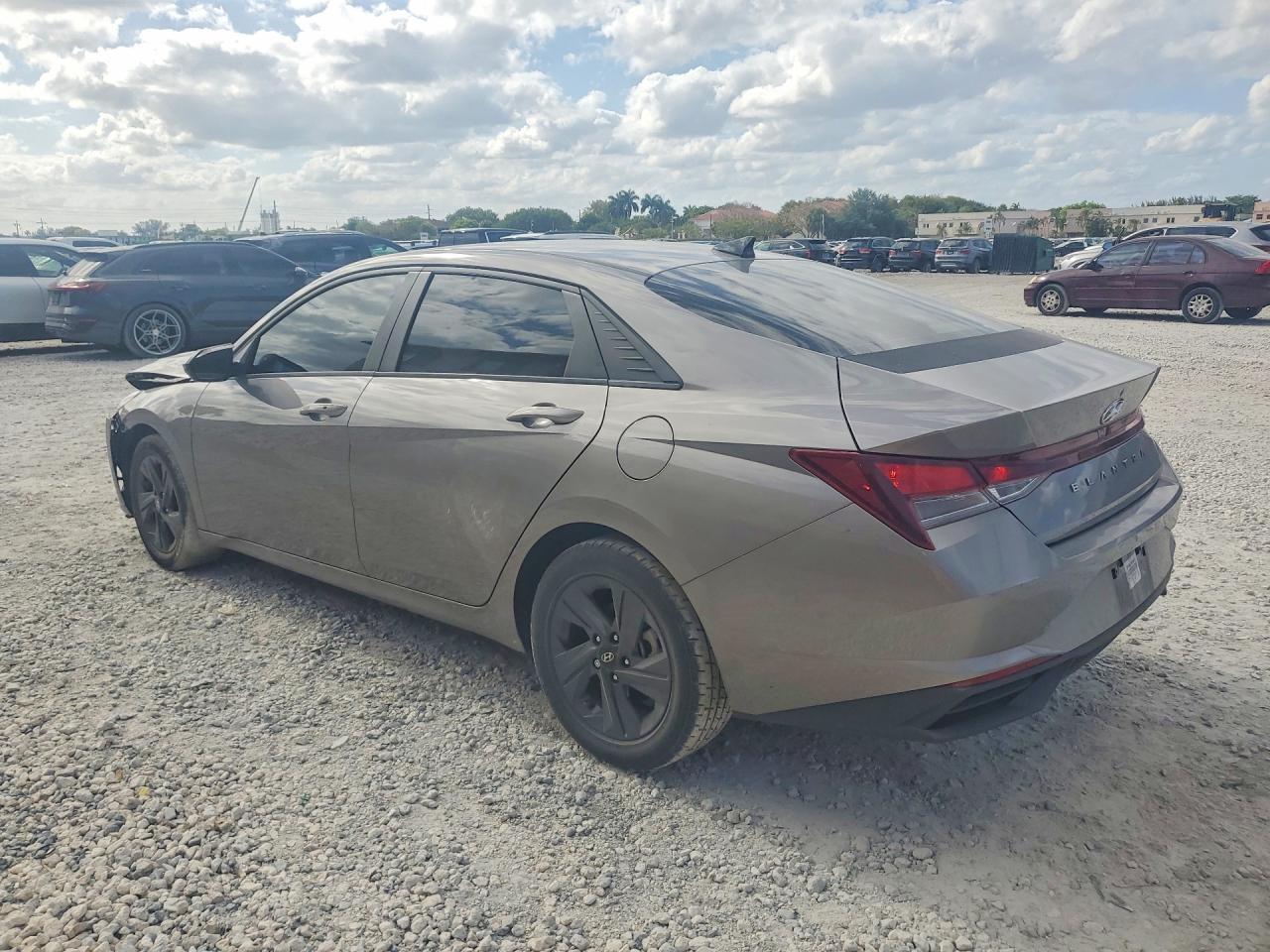 2022 Hyundai Elantra Sel - zdjęcie 2